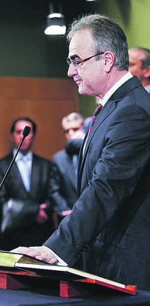 Yuste jura su cargo. ::                             EFE