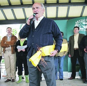 2007an omenaldi egin zioten Idiazabalgo Gazta Egunean . ::
J.M. LÓ
PEZ