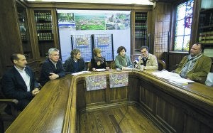 Martínez, San Martín, Iantzi, Cruzado, Azpilikueta, Arrizabalaga y Etxepare, en la presentación. ::                             DE LA HERA