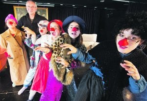 Klown txikiak. Joserra Fachado, Donostiako Zurriola Ikastolako ikasle batzuekin. ::
G. RIVAS