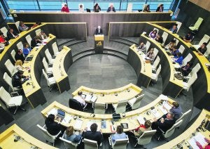 Juntas Generales. Una vez presentada, la moción de censura deberá ser votada en Pleno. ::                             JOSE USOZ