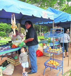 Mercado. Puesto de venta en la ciudad de Villarrica (Paraguay).