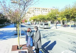 Colón peatonal. Laborda y Alegre presentaron Igande Sasoi junto al tramo que se cerrará al tráfico.