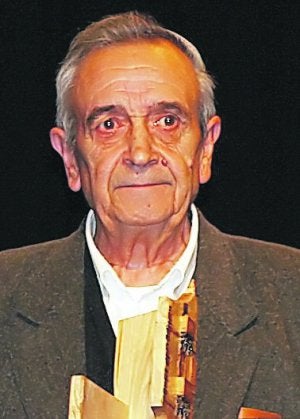 Elías, al ser nombrado miembro de honor de Cultura, en 2011.