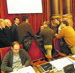 El momento del receso. Los portavoces se reúnen. ::
A.M