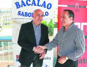 Alberto Santiago y Miguel Ángel Páez presentaron el concurso. ::
PORTU