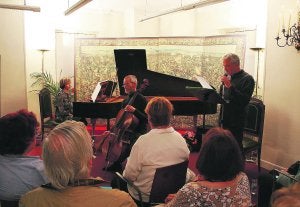 Música y poesía. Barandiaran, Swedlund y Sistiaga ofrecieron un recital el jueves. ::
F. PORTU