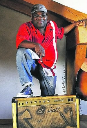 Barrence Whitfield. ::