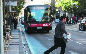 Autobuses. Los precios aprobados se aplicarán en todas las líneas urbanas menos la nocturna. ::
DE LA HERA