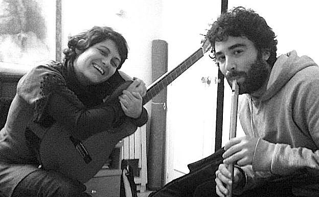 Imagen del dúo Gazal.