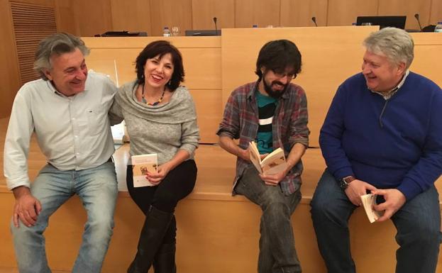 Imagen de la presentación del libro de Óliver Álvarez (3I), 'Constante Qwerty'.