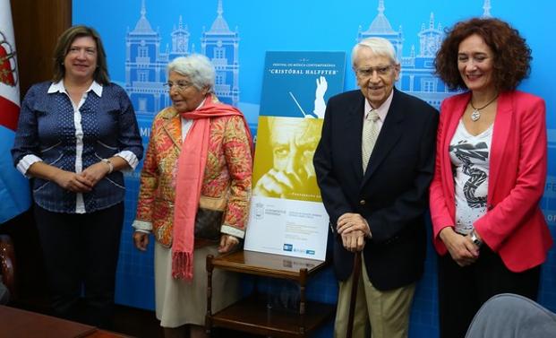 La pianista, María Manuela Caro (2I) junto a su esposo, el compositor Cristbal Halffter, junto a la alcaldesa de Ponferrada y la edil de Cultura.