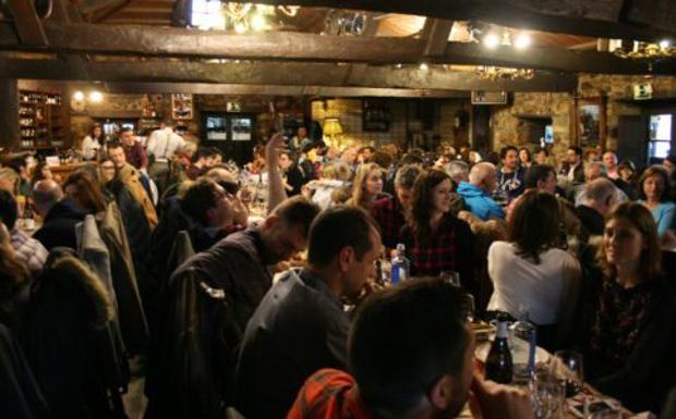 Imagen de la décima edición de la 'Ciberbotillada' celebrada en La Moncloa de San Lázaro en Cacabelos.