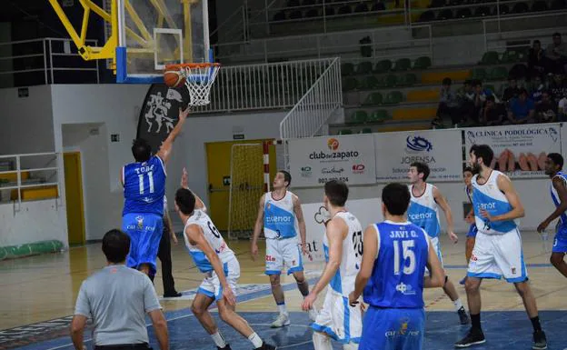 Imagen del partido de ida en el pabellón del Toralín.