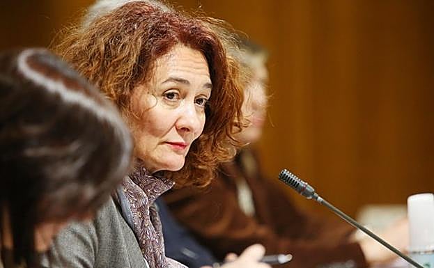 La alcaldesa de Ponferrada, Gloria Fernández Merayo, en un pleno.