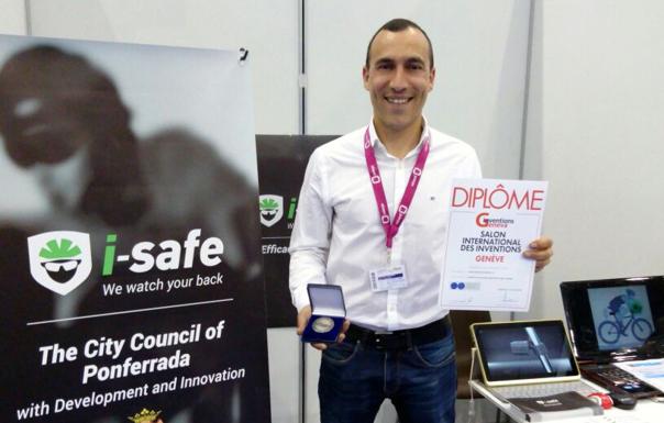 El I-Safe del ponferradino Iván Sánchez recibió el premio a la categoría de 'Accesorios y Vehículos'.