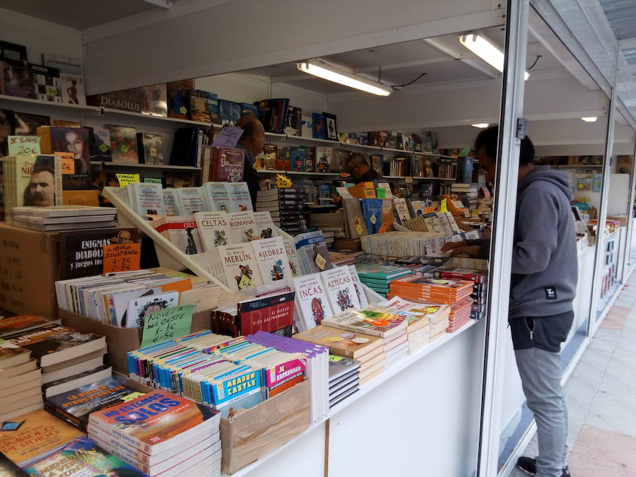 Fotos: Feria del Libro Antiguo y de Ocasión de Ponferrada