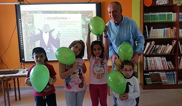 Alumnos del CRA de Noceda participantes en la jornada informativa desarrollada por la AECC.