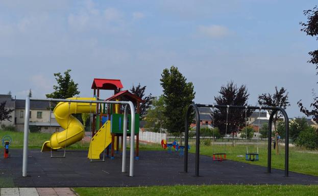 Imagen de uno de los parques de la localidad tras su renovación.