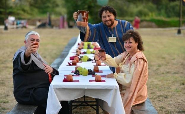 Imagen de archivo de una Cena Medieval en Carracedelo.