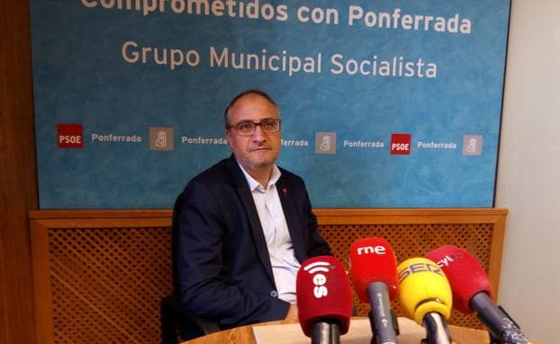 El portavoz municipal del PSOE, Olegario Ramón. 
