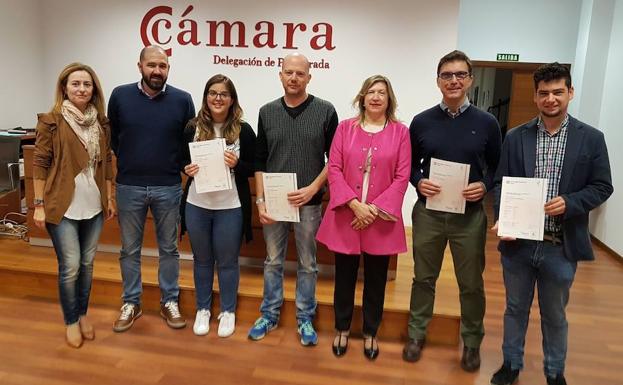 La presidenta del Imfe, María Antonia Gancedo (3I), entregó los diplomas a los alumnos participantes.