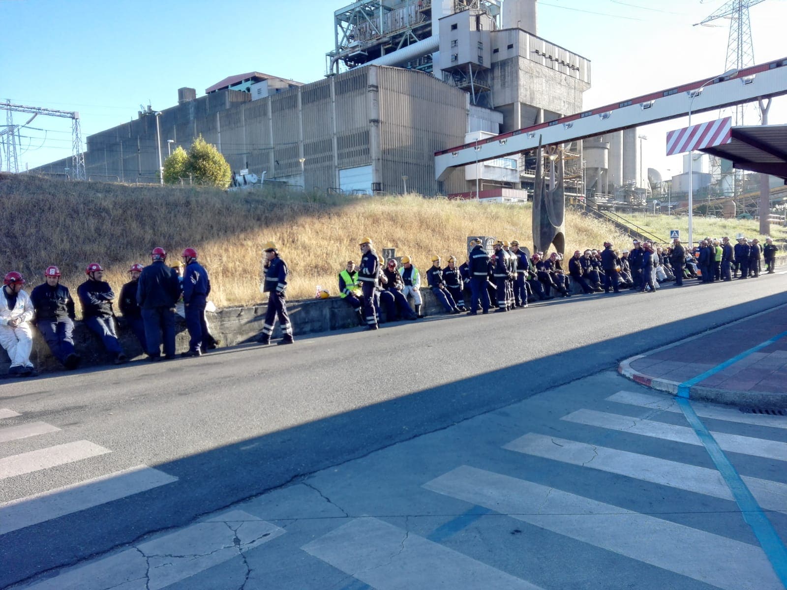 Fotos: Protesta de las auxiliares de Endesa en Compostilla