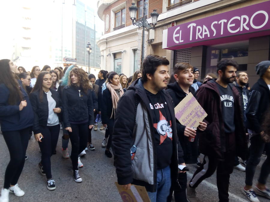 Fotos: Manifestación de estudiantes en Ponferrada
