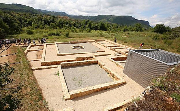 Domus de Pedreiras de Lago.