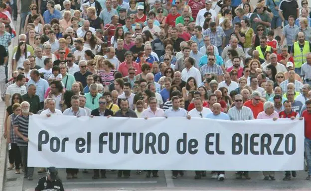 Imagen de la manifestación celebrada en el 2016 'Por el futuro del Bierzo'.
