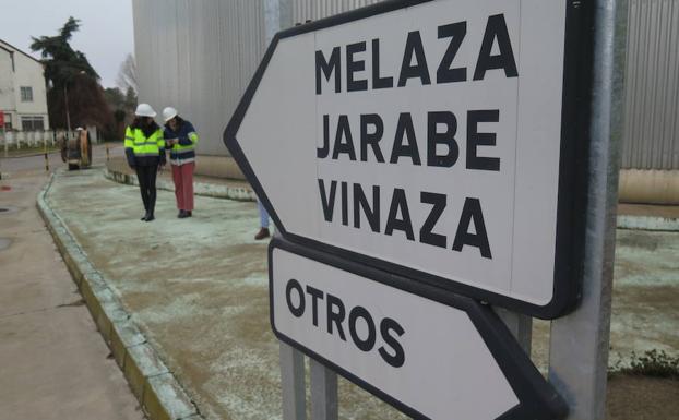 Imagen principal - Detalles de la planta de La Bañeza. 