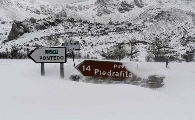 Imagen de la zona de montaña de la provincia de León bajo la nieve.