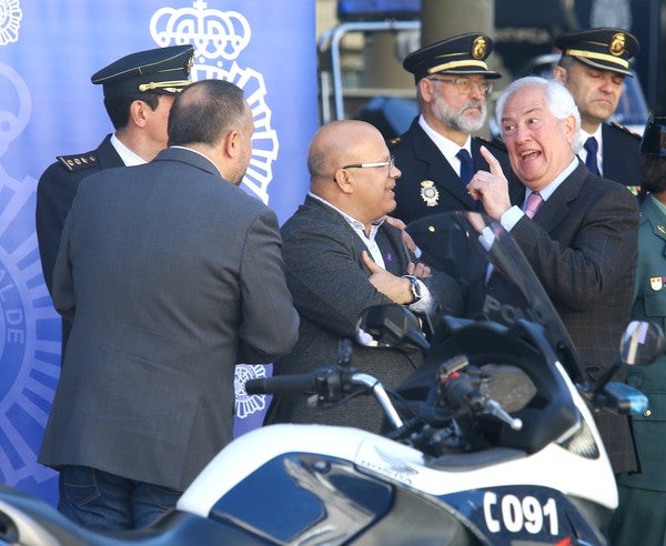 Fotos: Presentación en el IES Gil y Carrasco de Ponferrada del plan director para la convivencia y mejora de la seguridad en los centros educativos