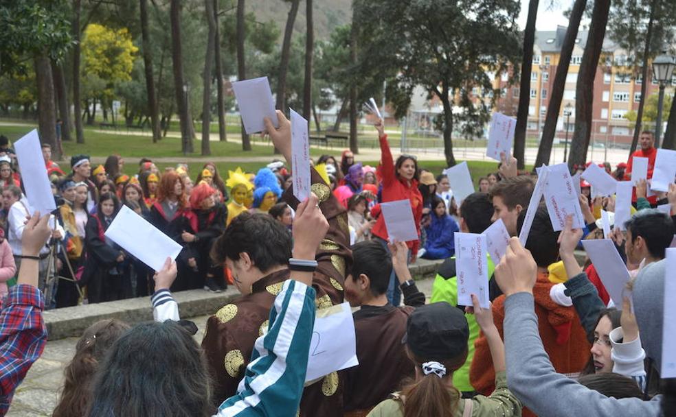 La entrega de las pistas dio comienzo a la actividad en el Parque del Temple. 