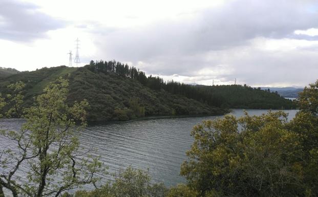 Embalse de Bárcena.