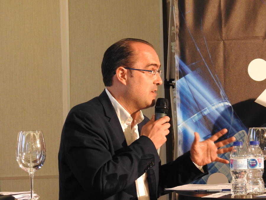 Fotos: Debate de leonoticias y la Fele en Ponferrada