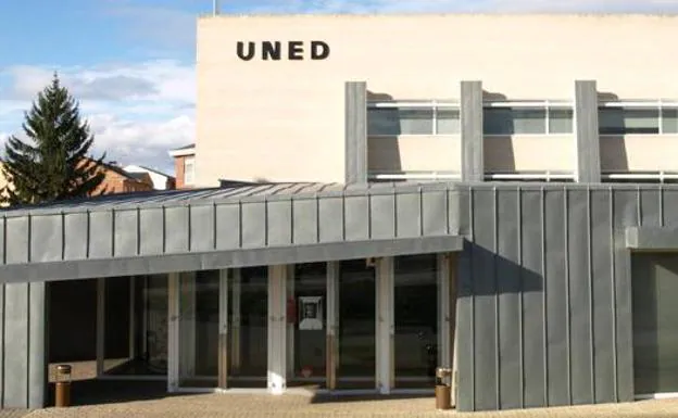 El centro asociado de la Universidad Nacional de Educación a Distancia (Uned) en Ponferrada.