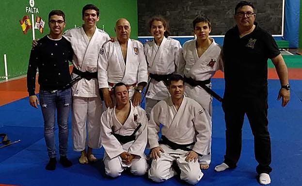 Representación del Club Judo Blume que acudió a Villares de la Reina.