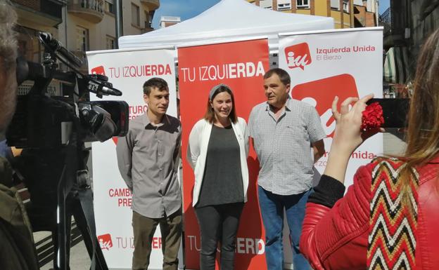 El candidato de IU a la Alcaldía de Ponferrada, Javier Arias, en un acto de campaña.