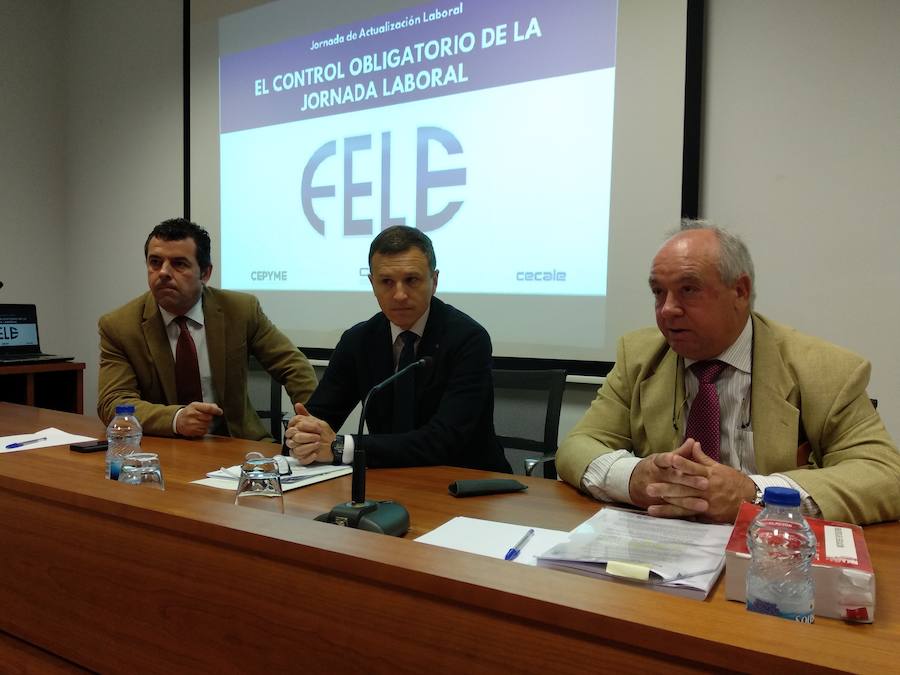 Fotos: Fele Bierzo analiza las implicaciones del nuevo control obligatorio de la jornada laboral
