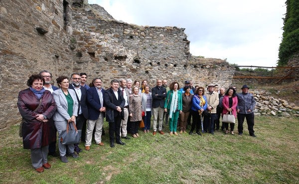 Fotos: Ponferrada inicia con la cápsula del tiempo la rehabilitación del Castillo Viejo