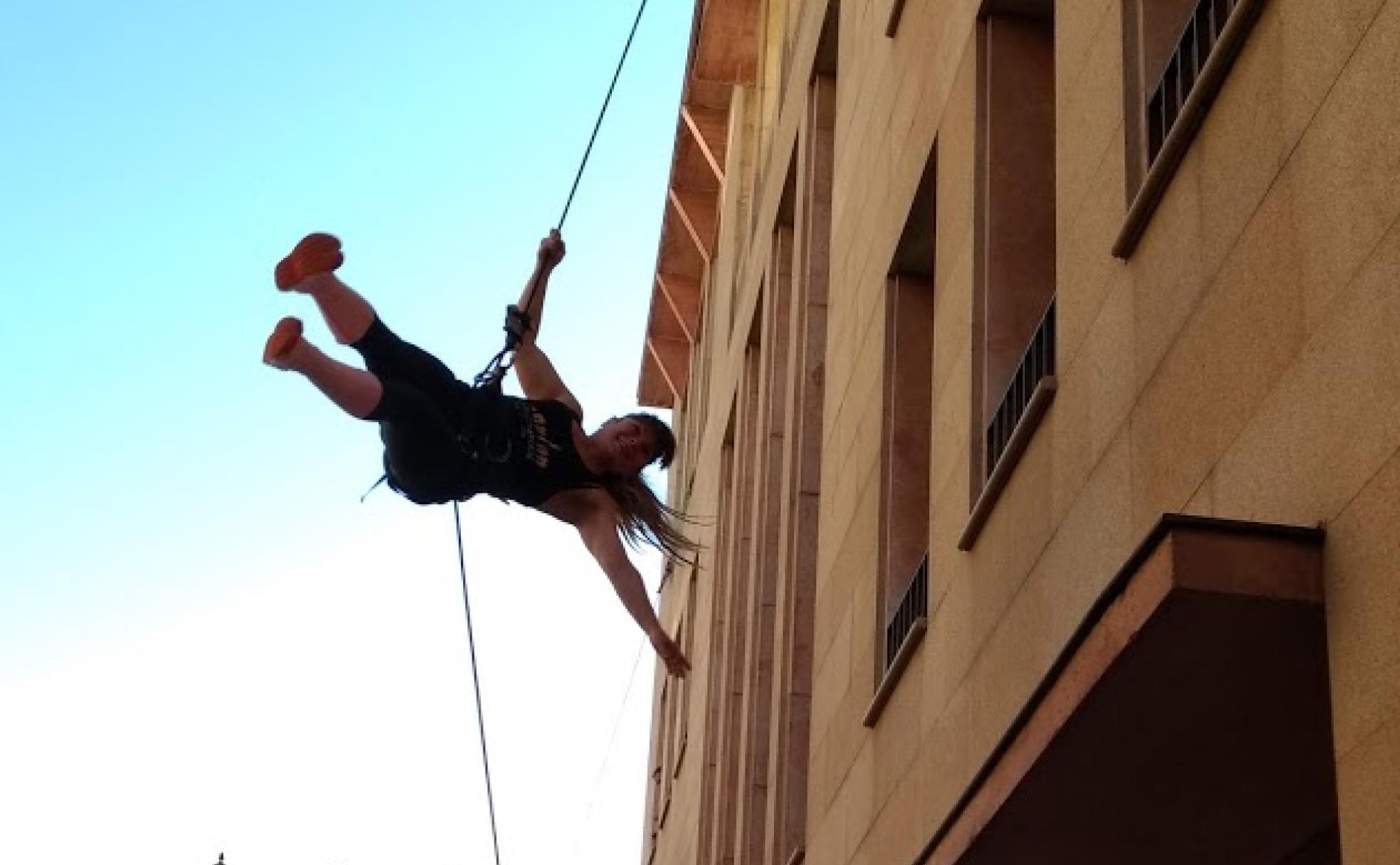 Ensayos del espectáculo de danza vertical que inaugura la nueva temporada del Teatro Bergidum.