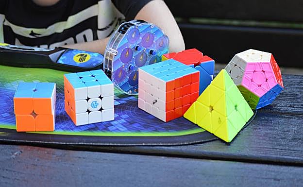 Imagen de algunos de los cubos de Héctor.