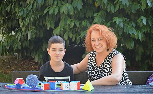 Héctor y su madre Loli.