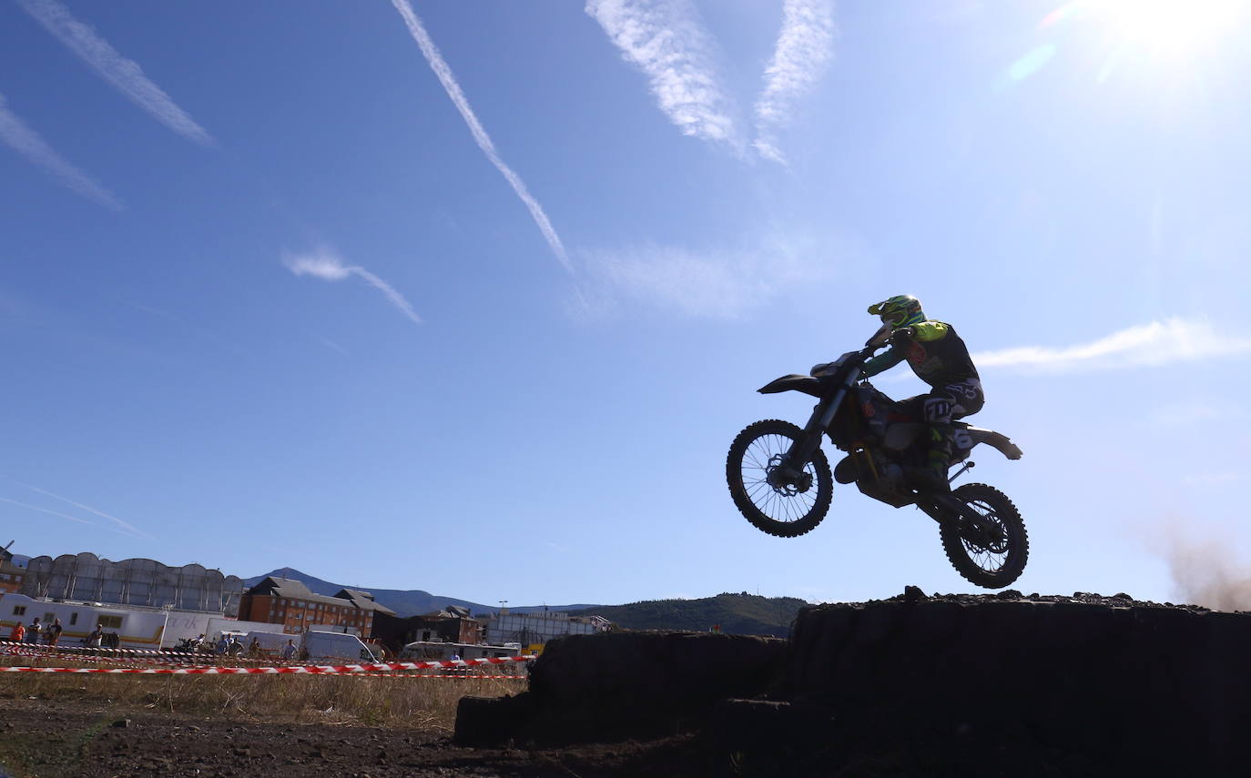 Fotos: Quedada de Motociclismo 'Súper Enduro'