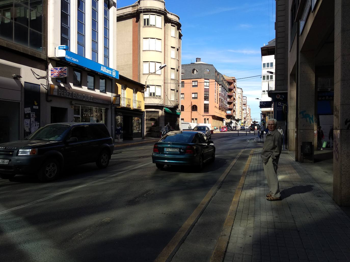 Fotos: Comienzan las obras de remodelación de la calle Gómez Núñez de Ponferrada