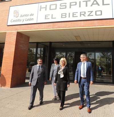 Fotos: La consejera de Sanidad visita el Hospital del Bierzo