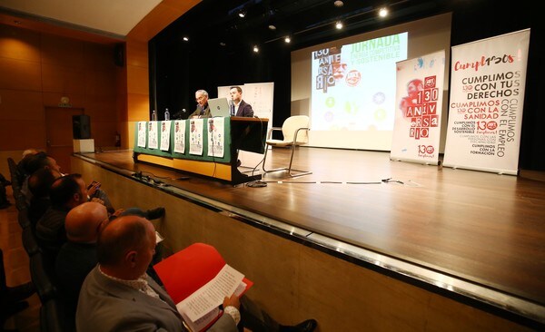 Fotos: Jornada sobre &#039;Energía competitiva y sostenible&#039; organizda por UGT en Ponferrada