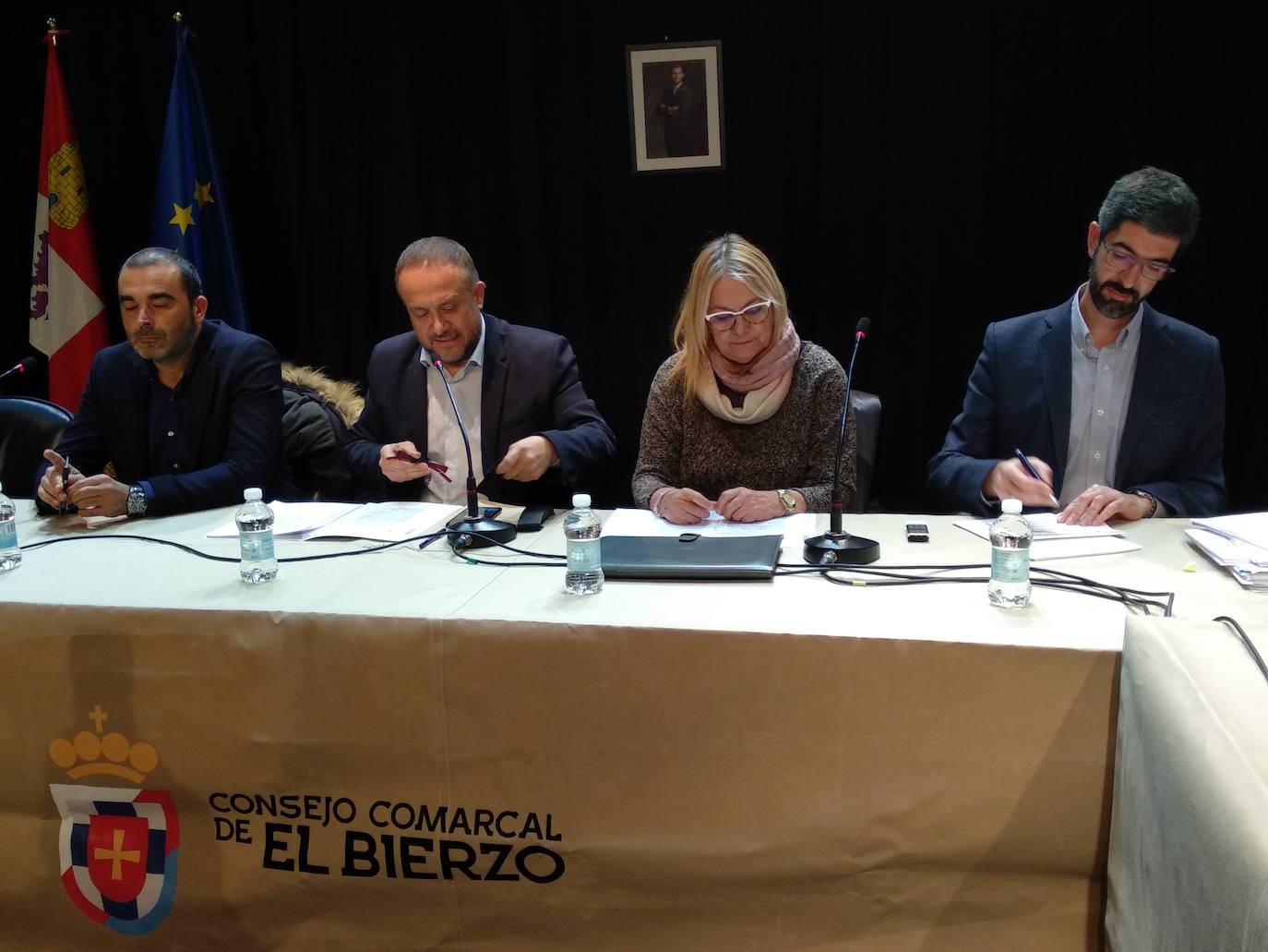 Fotos: Pleno del Consejo Comarcal del Bierzo