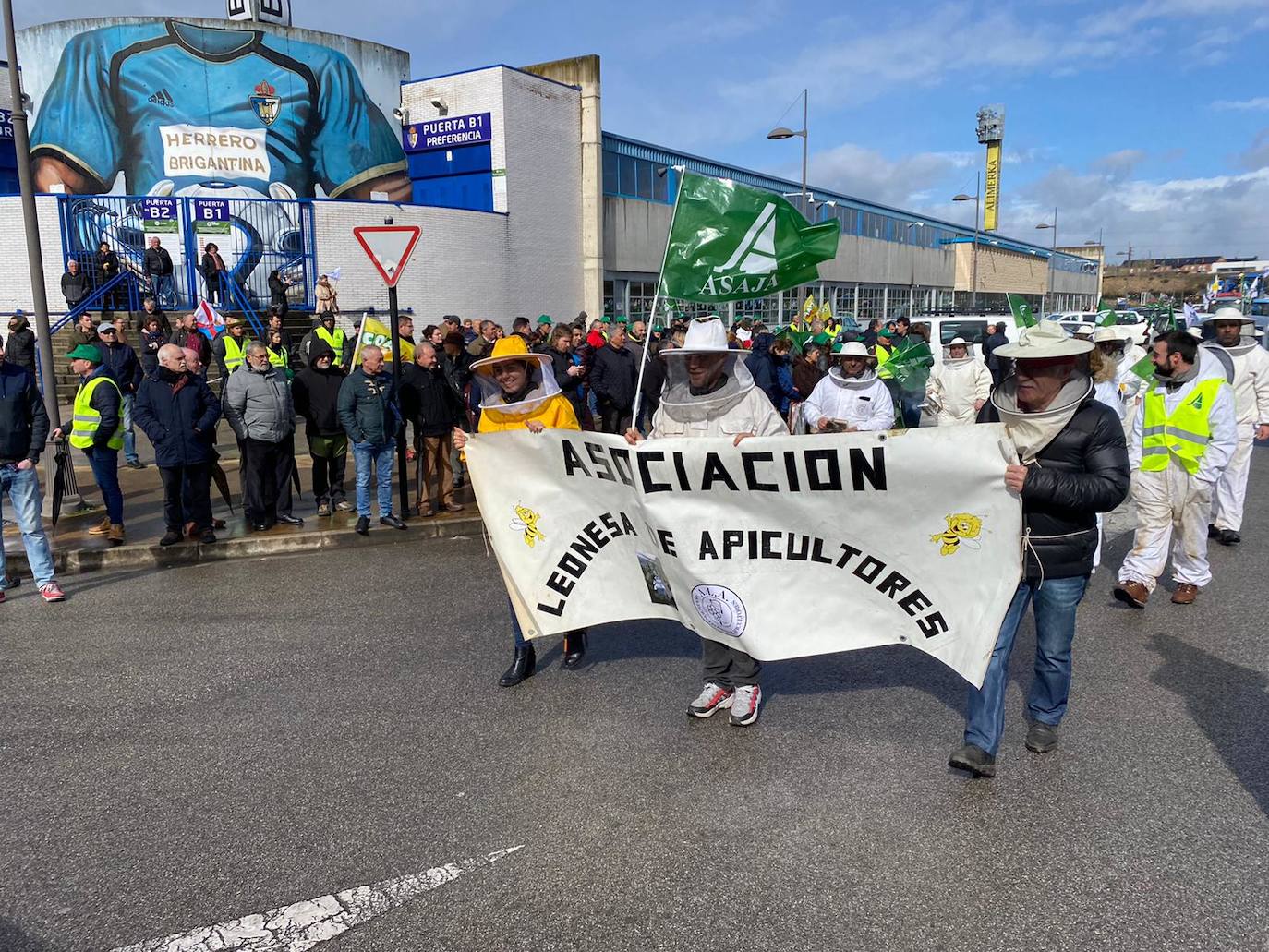 Fotos: Los agricultores bercianos claman en las calles de Ponferrada por su futuro